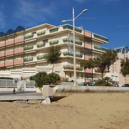 T2 4 Pers. Avec Balcon, Clim, Parking, A 10m De La Du Lavandou - Fr-1-803-66 Apartment