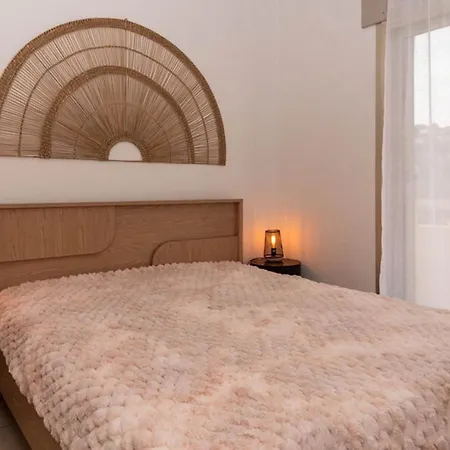 T2 Au Lavandou Pour 4, Proche Plage, Climatisation, Parking Prive - Fr-1-803-66 Apartmán *